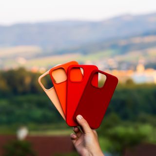 🌅 Zahalte svůj iPhone do teplých odstínů! 🍂 Na crity.cz nabízíme kryty pro každý styl a příležitost. Vyberte si ten svůj a...